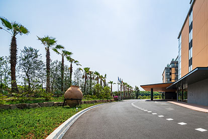 停车场有电动汽车受电设备